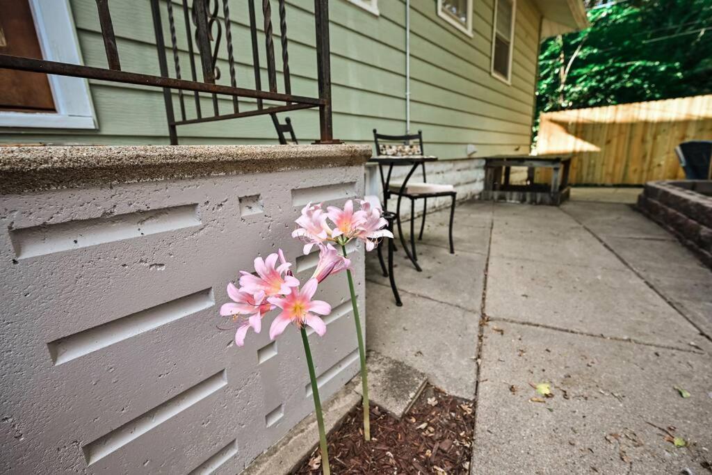 B St. Bungalow - Charming 6 Bd In Heart Of Lincoln. Walk To Gardens And Zoo, 8 Minute Drive To Campus/Downtonw Villa Buitenkant foto