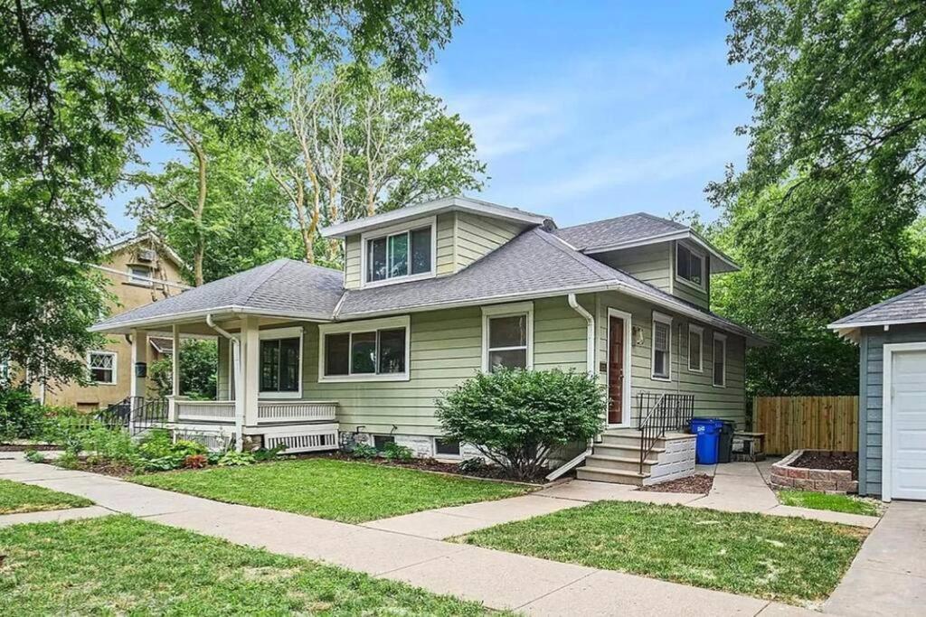 B St. Bungalow - Charming 6 Bd In Heart Of Lincoln. Walk To Gardens And Zoo, 8 Minute Drive To Campus/Downtonw Villa Buitenkant foto